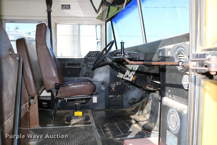 image for item DD0035 1998 Ford B800 bus