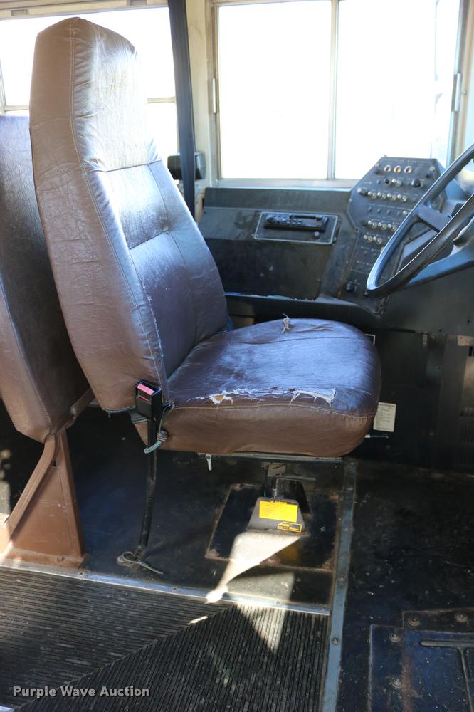 image for item DD0035 1998 Ford B800 bus
