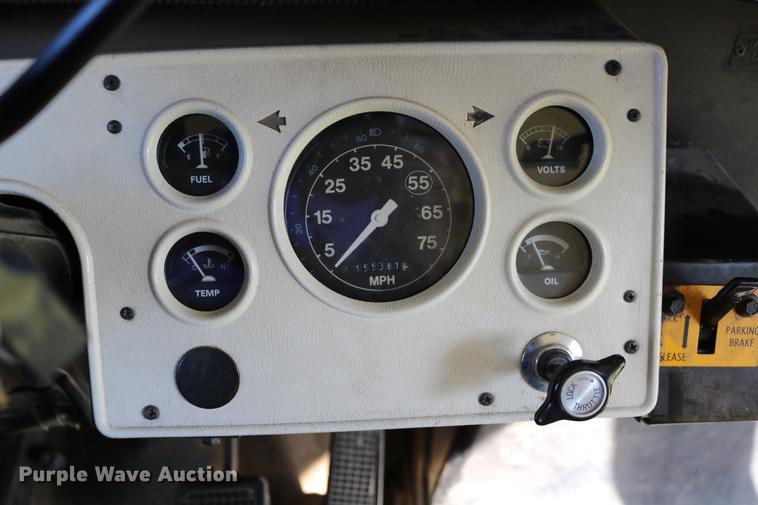 image for item DD0035 1998 Ford B800 bus