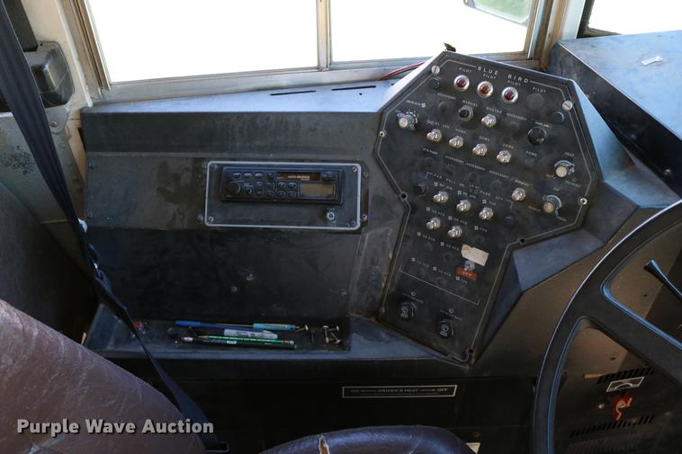 image for item DD0035 1998 Ford B800 bus