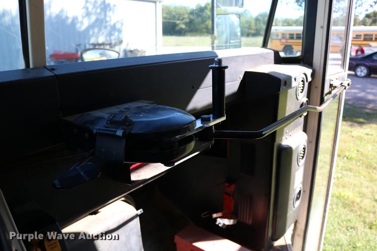image for item DD0035 1998 Ford B800 bus