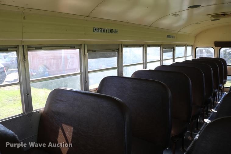 image for item DD0035 1998 Ford B800 bus