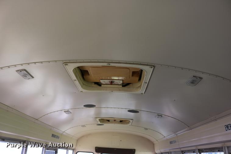 image for item DD0035 1998 Ford B800 bus