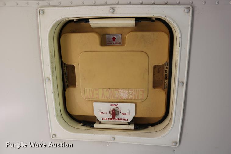 image for item DD0035 1998 Ford B800 bus