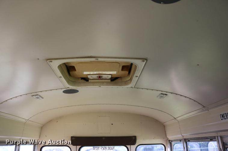 image for item DD0035 1998 Ford B800 bus