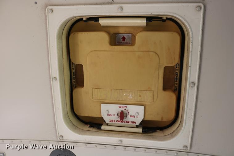 image for item DD0035 1998 Ford B800 bus