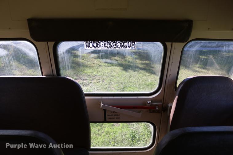 image for item DD0035 1998 Ford B800 bus