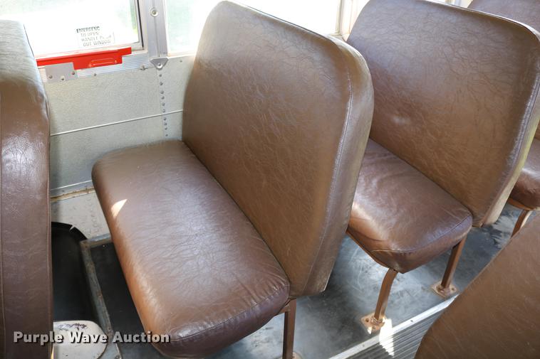 image for item DD0035 1998 Ford B800 bus