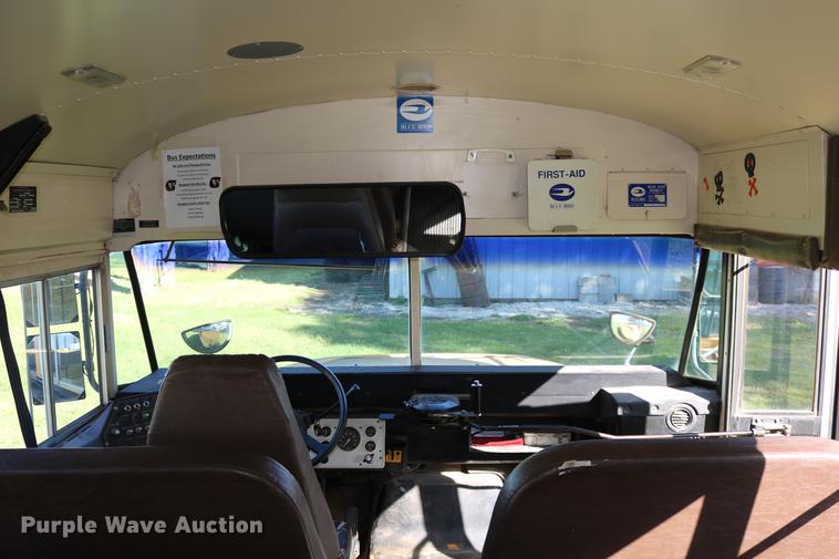 image for item DD0035 1998 Ford B800 bus