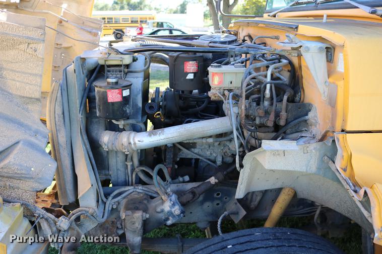 image for item DD0035 1998 Ford B800 bus