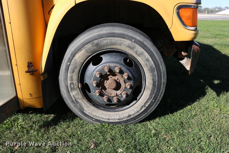 image for item DD0035 1998 Ford B800 bus