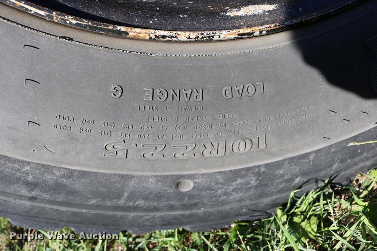 image for item DD0035 1998 Ford B800 bus