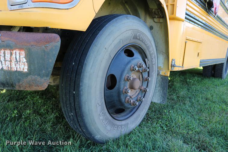 image for item DD0035 1998 Ford B800 bus