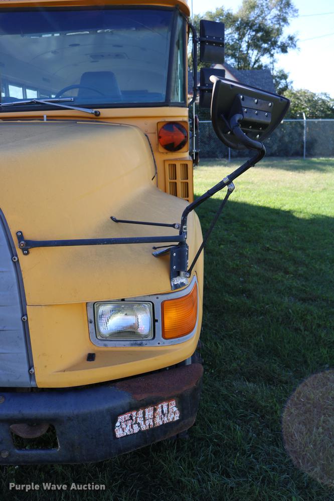 image for item DD0035 1998 Ford B800 bus