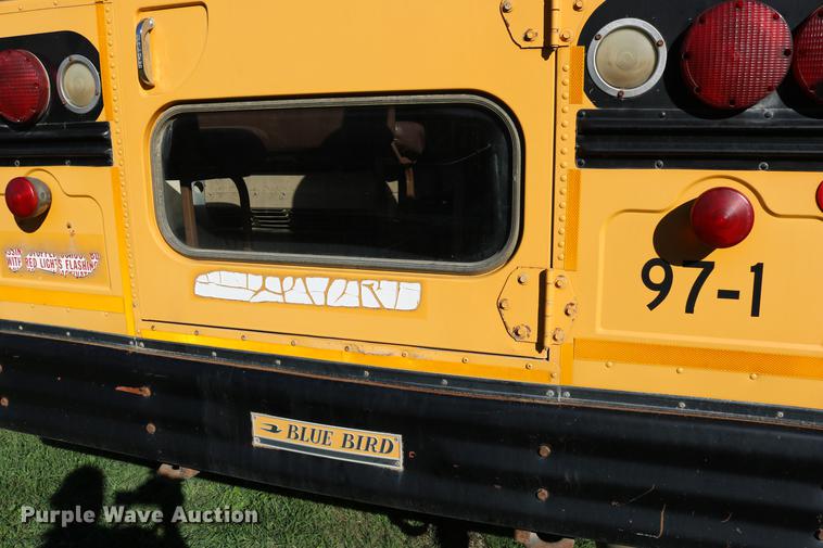 image for item DD0035 1998 Ford B800 bus