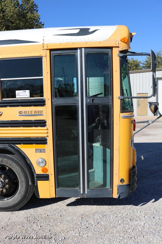 image for item DD0036 2000 Blue Bird TC2000 bus