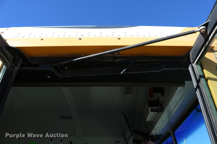 image for item DD0036 2000 Blue Bird TC2000 bus