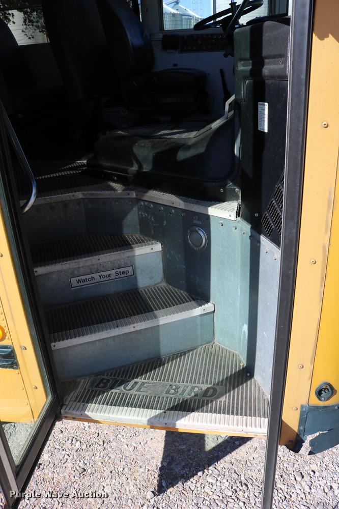 image for item DD0036 2000 Blue Bird TC2000 bus