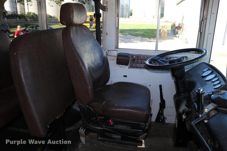 image for item DD0036 2000 Blue Bird TC2000 bus