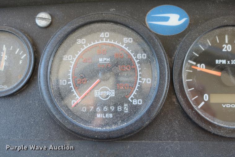 image for item DD0036 2000 Blue Bird TC2000 bus