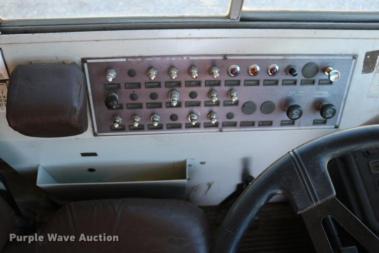 image for item DD0036 2000 Blue Bird TC2000 bus