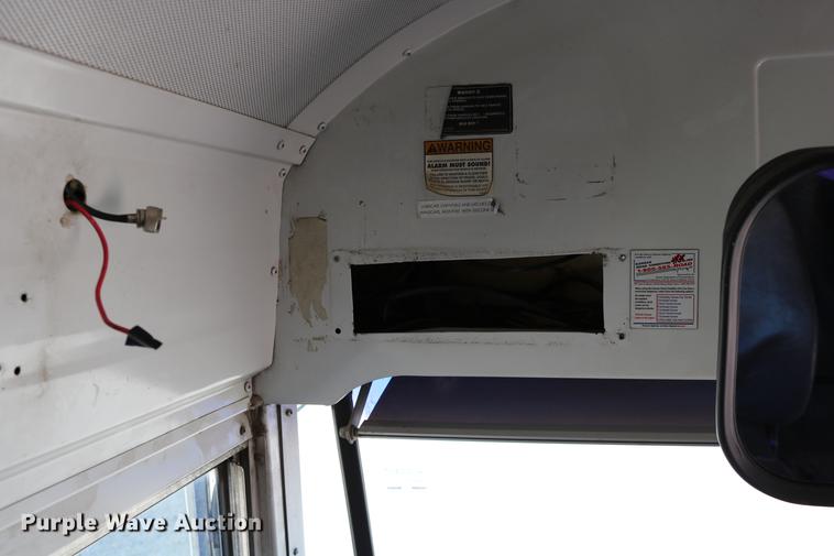 image for item DD0036 2000 Blue Bird TC2000 bus