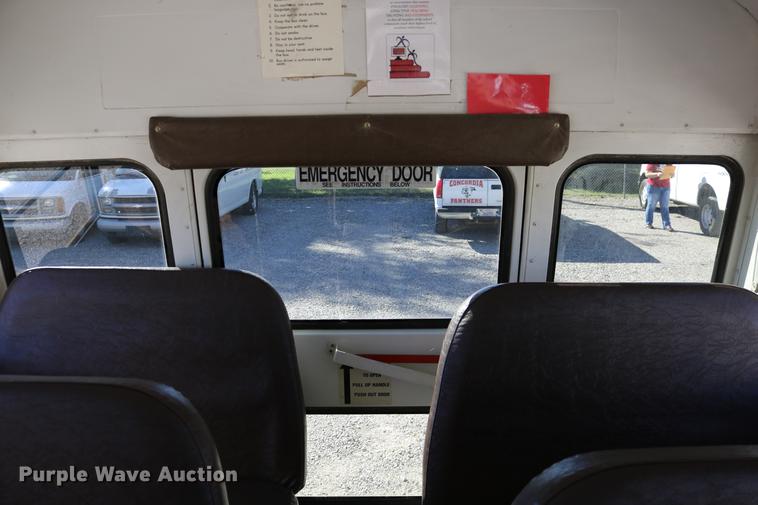 image for item DD0036 2000 Blue Bird TC2000 bus