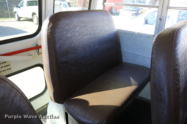 image for item DD0036 2000 Blue Bird TC2000 bus