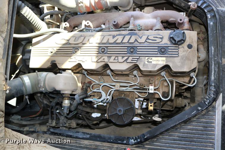 image for item DD0036 2000 Blue Bird TC2000 bus