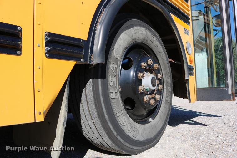 image for item DD0036 2000 Blue Bird TC2000 bus