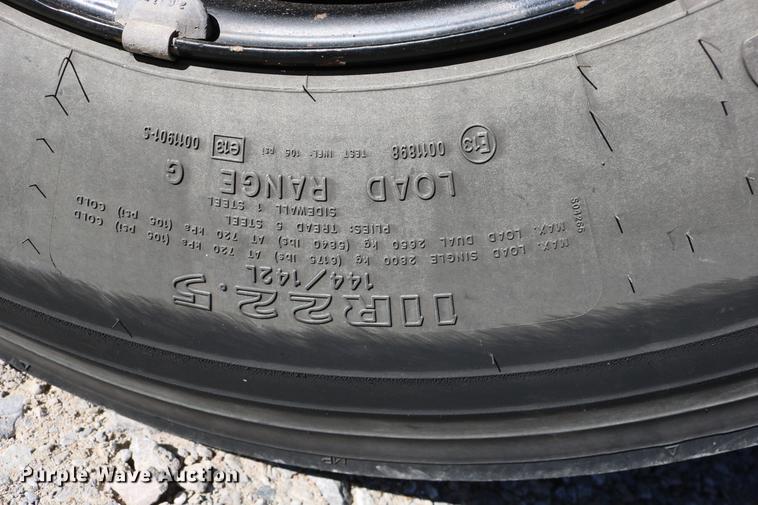 image for item DD0036 2000 Blue Bird TC2000 bus