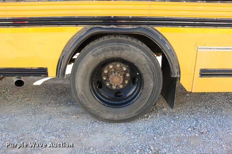 image for item DD0036 2000 Blue Bird TC2000 bus