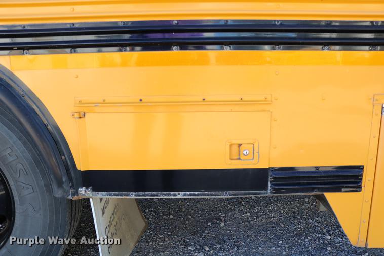 image for item DD0036 2000 Blue Bird TC2000 bus