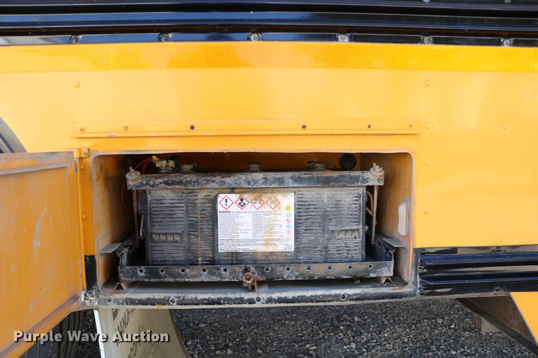 image for item DD0036 2000 Blue Bird TC2000 bus