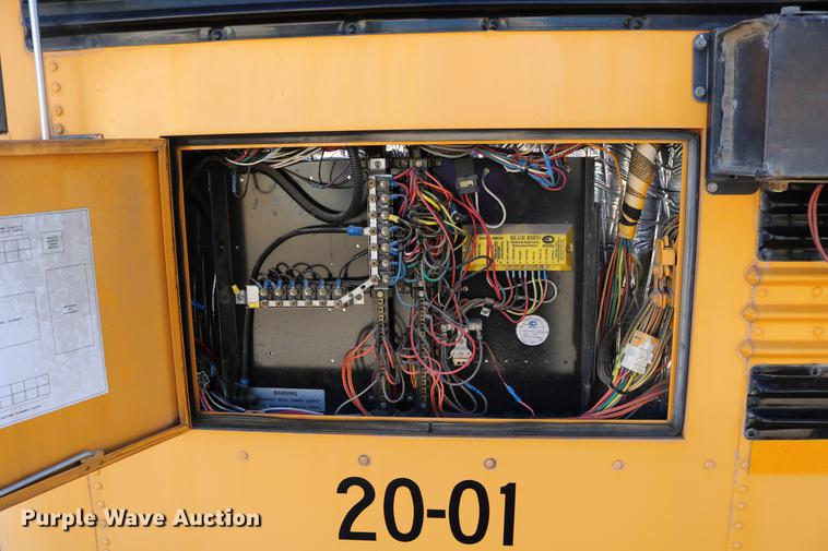 image for item DD0036 2000 Blue Bird TC2000 bus