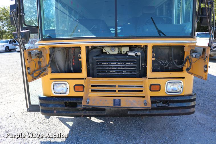 image for item DD0036 2000 Blue Bird TC2000 bus