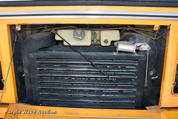 image for item DD0036 2000 Blue Bird TC2000 bus