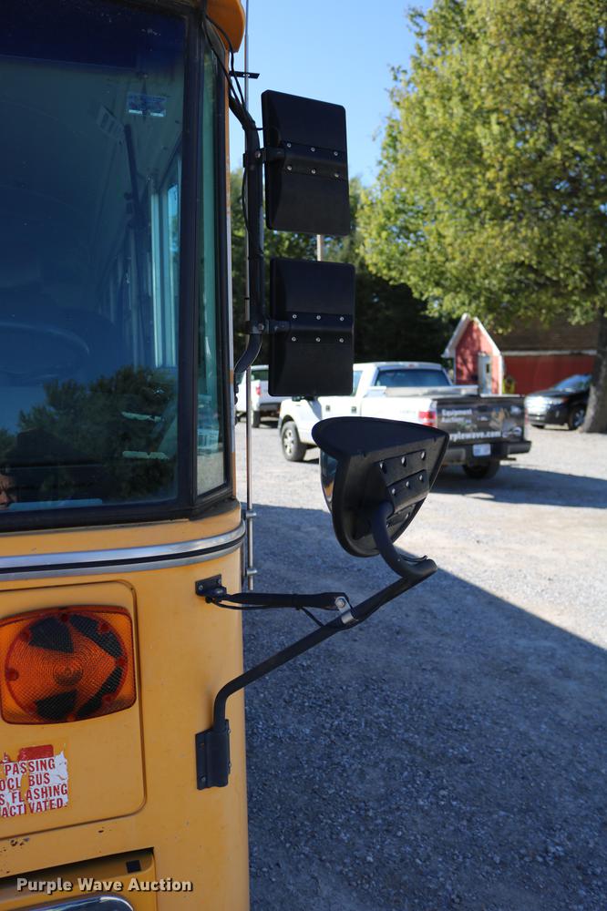 image for item DD0036 2000 Blue Bird TC2000 bus