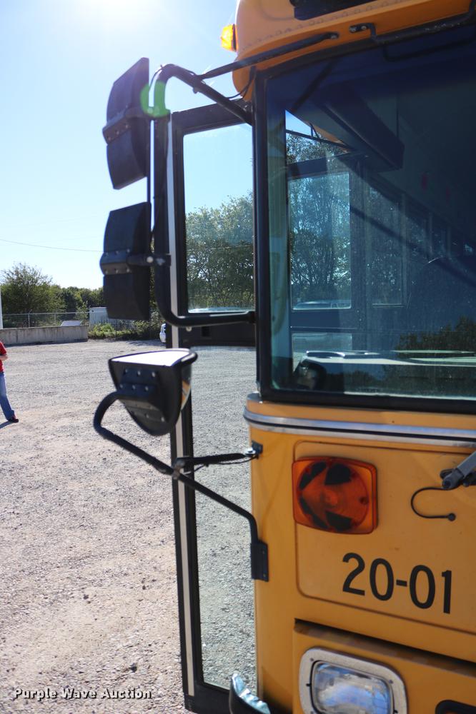 image for item DD0036 2000 Blue Bird TC2000 bus