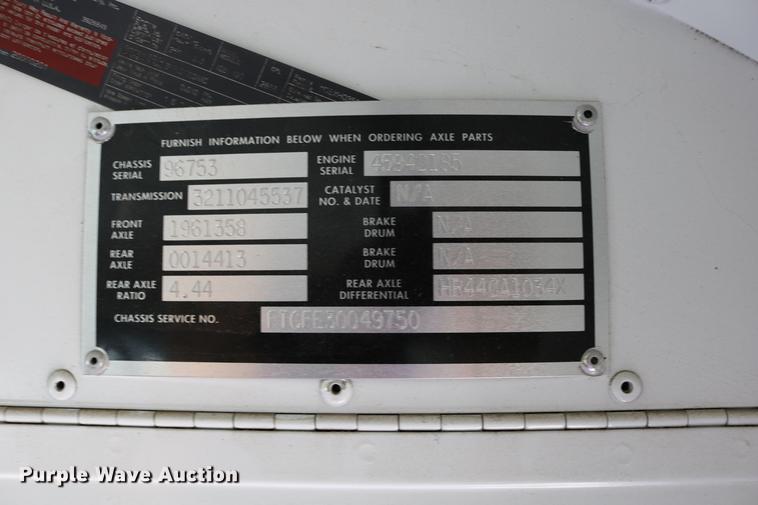 image for item DD0036 2000 Blue Bird TC2000 bus