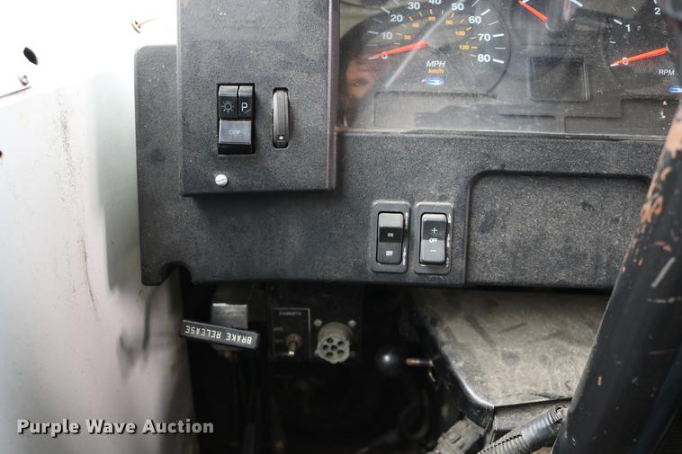 image for item DD0037 2000 Blue Bird TC2000 school bus