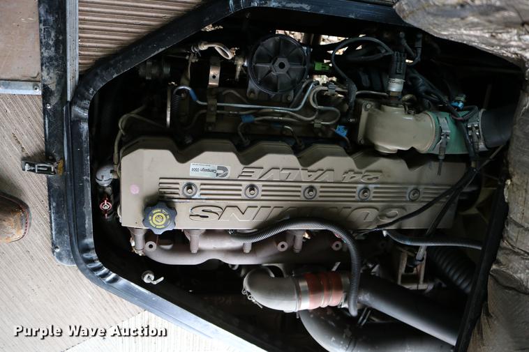 image for item DD0037 2000 Blue Bird TC2000 school bus