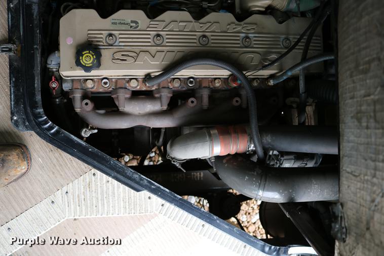 image for item DD0037 2000 Blue Bird TC2000 school bus