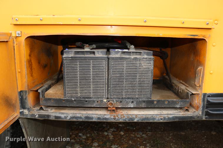 image for item DD0037 2000 Blue Bird TC2000 school bus