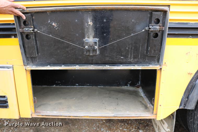 image for item DD0037 2000 Blue Bird TC2000 school bus