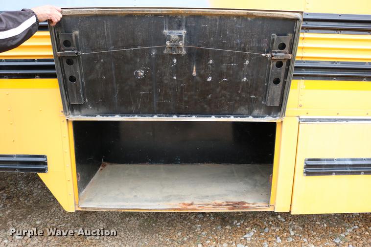 image for item DD0037 2000 Blue Bird TC2000 school bus