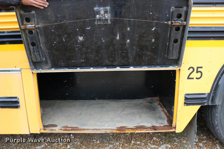 image for item DD0037 2000 Blue Bird TC2000 school bus