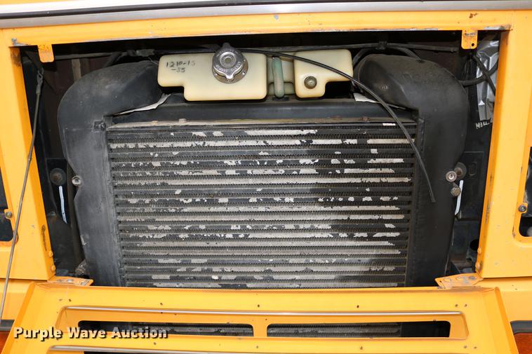 image for item DD0037 2000 Blue Bird TC2000 school bus