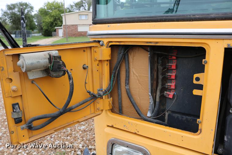 image for item DD0037 2000 Blue Bird TC2000 school bus
