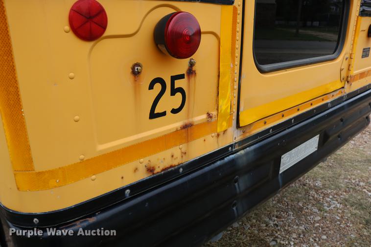 image for item DD0037 2000 Blue Bird TC2000 school bus